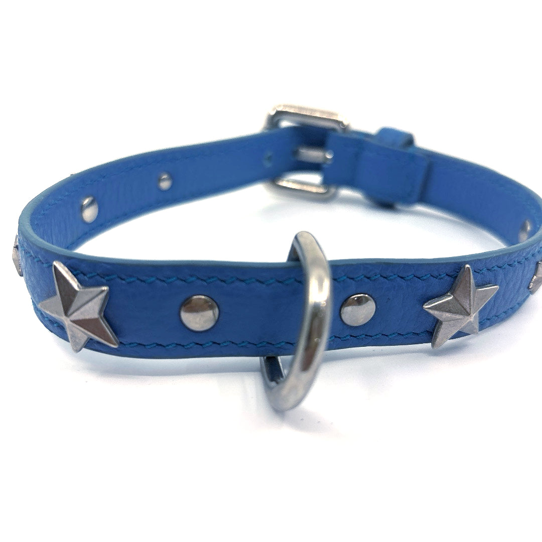 COLLIER CUIR SOUPLE BLEU AVEC ETOILES TAILLE 38 à 43 cm largeur 1.5 cm