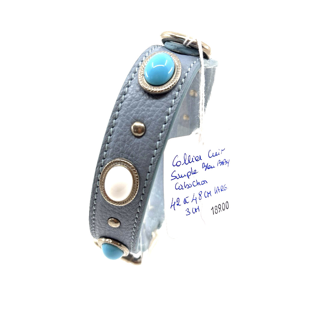 COLLIER CUIR SOUPLE BLEU BABY CABOCHON TURQUOISE ET BLANC 42 À 48 CM X 3 CM CHIEN MOYEN